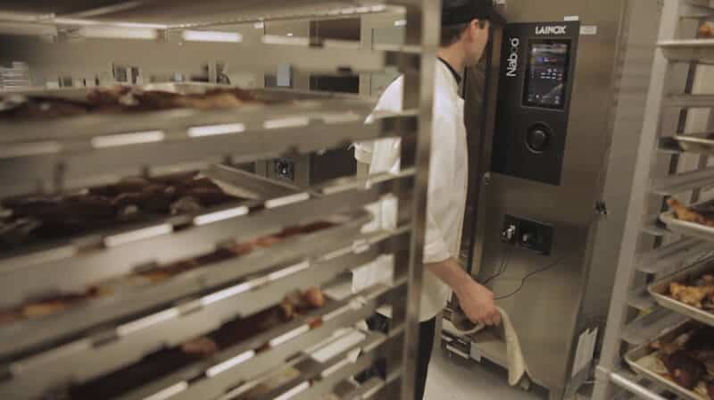 Four combi avec échelle de cuisson